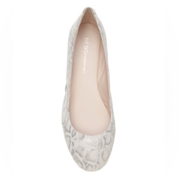 BCBGeneration Ballet Flats with Crystal Embellished Heel  - Size 7.5 - Picture 11 of 11